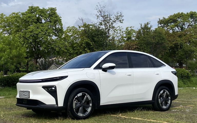 Livan 7 2024 605 km Glory Edition — exterior