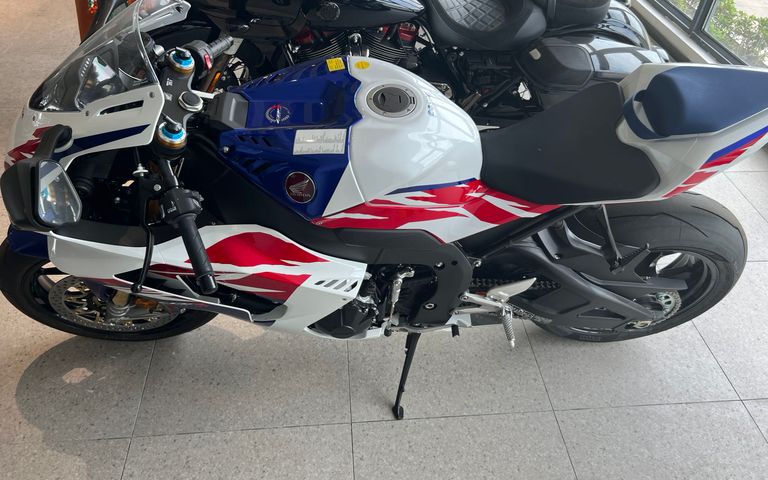 CBR 1000RR 30th Anniversary 实拍图 1