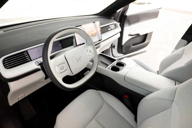 XPeng G6 — front 3/4